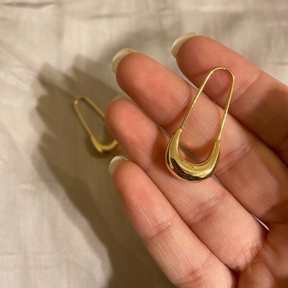 Gold Earrings - Picture 3 of 3